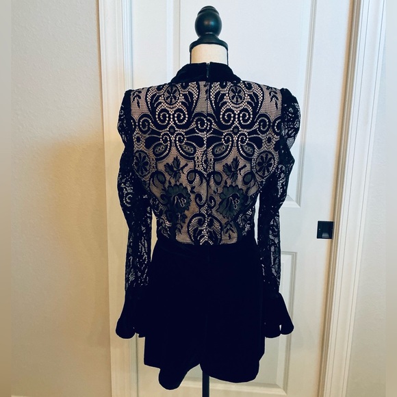 NASTY GAL, Kyle Velvet and 
Lace Romper, Size Large - Picture 10 of 15